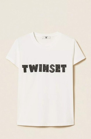 T-shirt with embroidered patch logo