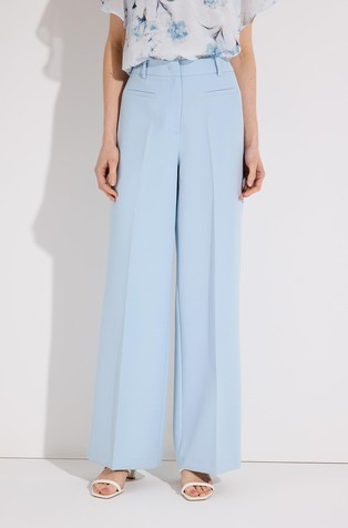 Wide trousers with high rise