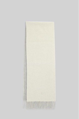 Vuneni šal s resicama