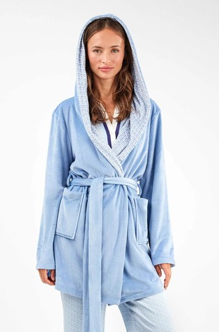 Plišani kućni ogrtač s kapuljačom