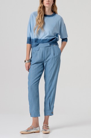 Floaty pant with pleats and button on leg hems