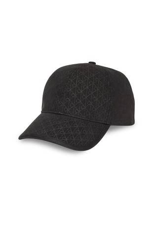 Kapa sa šiltom i uzorkom monograma