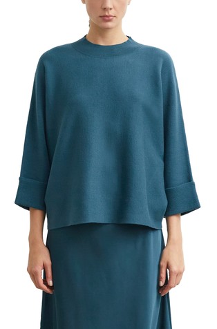 Poncho-style sweater made from a viscose blend