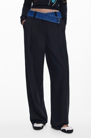 Hlače s naborima i kontrastnim obrubom oko struka