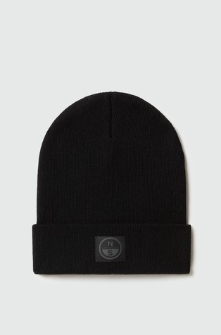 Pletena kapa s našivkom