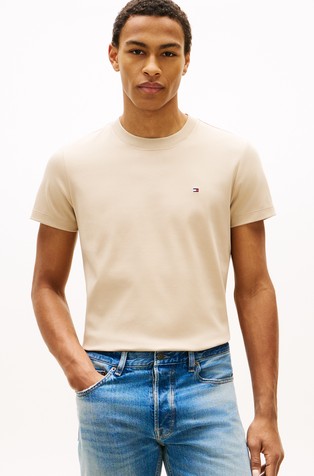 Slim fit majica od interlock tkanine s izvezenom zastavicom