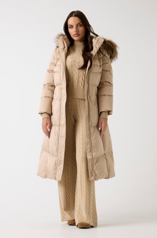 Duga prošivena jakna punjena paperjem s kapuljačom i remenom