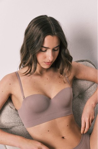 Seamless strapless bra
