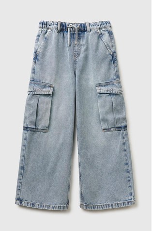 Wide-fit cargo jeans