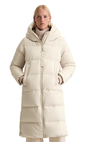 Duga prošivena vodoodbojna jakna punjena paperjem s kapuljačom