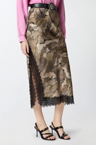 Camouflage satin skirt with lace