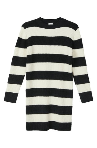 Kratka pletena haljina s prugastim uzorkom