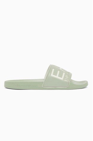 Unisex slides with oversized logo