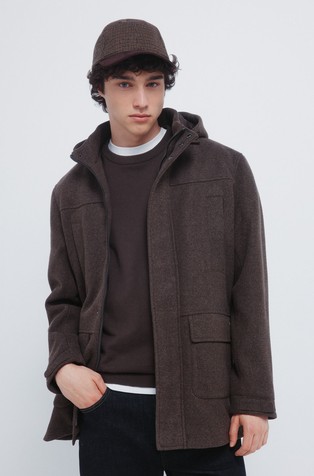 Kratak kaput s kapuljačom i umjetnim punjenjem