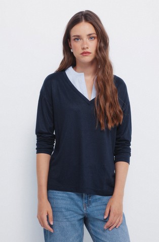 Combined neck T-shirt