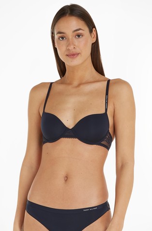 Oblikovan grudnjak s čipkastim obrubima