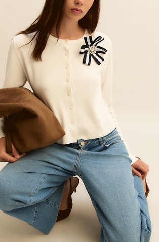 Kardigan od mješavine viskoze s ukrasnim brošem