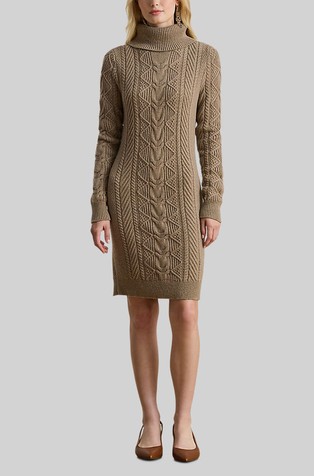 Strukturirano pletena haljina s visokim ovratnikom