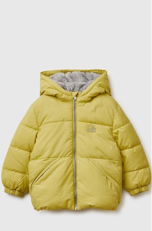 Prošivena jakna s kapuljačom i čupavom podstavom