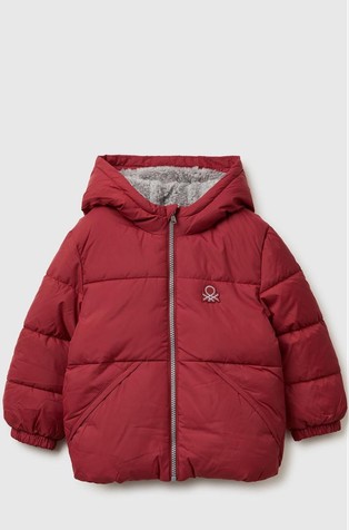 Prošivena jakna s kapuljačom i čupavom podstavom