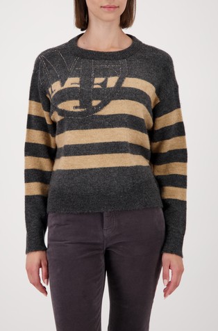 Pulover s prugastim uzorkom