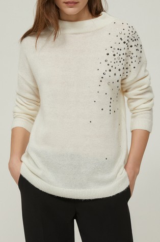 Pleten pulover s ukrasnim kamenčićima