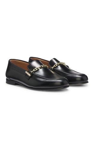 Leather loafers with chain trim