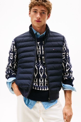 Prošiven prsluk s uklonjivom kapuljačom