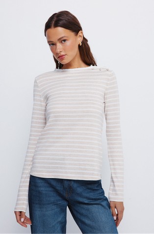 Long-sleeved tee with ruffle detail