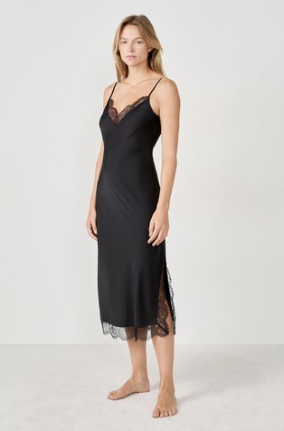 Confidence satenska spavaćica s naramenicama i čipkom