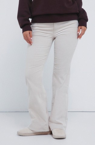 Slim fit baršunaste hlače sa zvonastim nogavicama