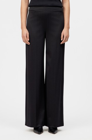 Straight trousers in viscose blend