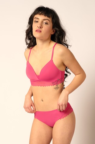 Podstavljen trokutast grudnjak