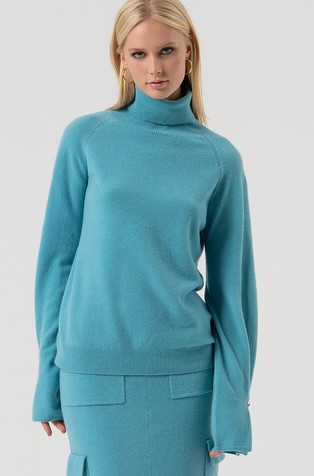 Loose fit wool turtleneck sweater
