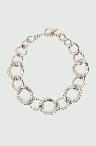 Kratka ogrlica s ukrasnim kamenčićima