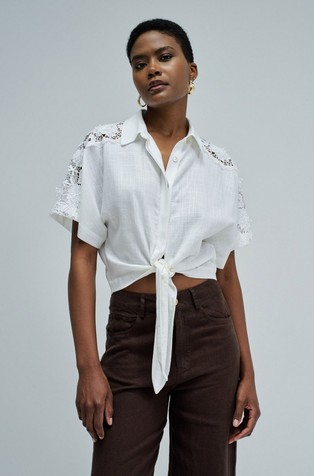 Cropped shirt with lace and knot detail