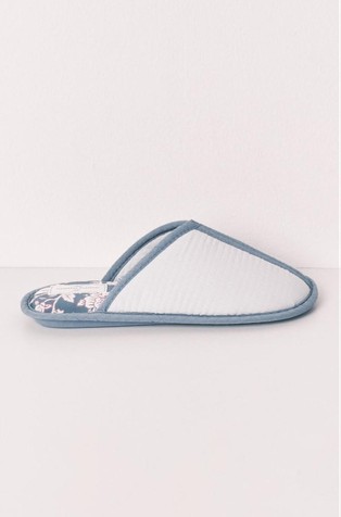 Teksturirane papuče s cvjetnim motivima