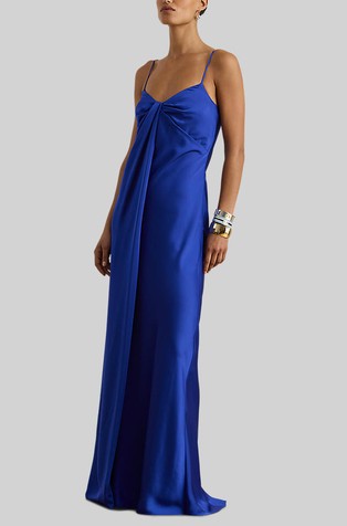 Duga večernja haljina s naramenicama i uvijenim detaljem