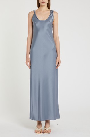 Sleeveless long satin dress