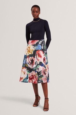 Haljina s pletenim gornjim dijelom i suknjom s uzorkom