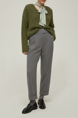 Carrot fit hlače s naborima