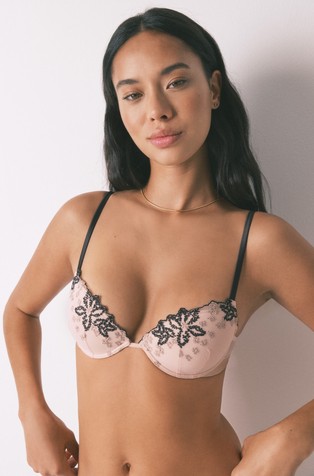 Grudnjak od tila s vezom