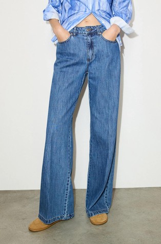 Re-Edit zvonaste jeans hlače i odgovarajuća shopper torba