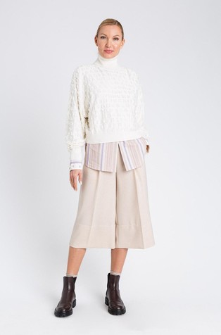 Pleten pulover s visokim ovratnikom i resicama