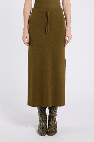 Monochrome wool knit skirt with drawstring