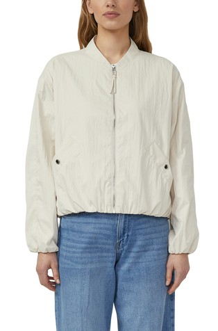 Outdoor jacket with bomber collar