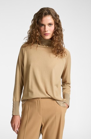 Pleten vuneni pulover s visokim ovratnikom