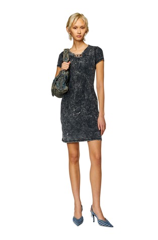 Rebrasta haljina s metalnim ovalnim D logotipom