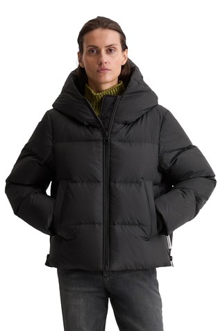 Regular puffer down jacket with water-repellent surface