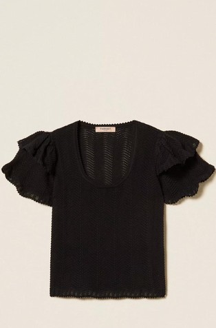 Short-sleeved knit sweater with ruffles